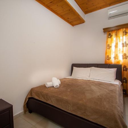 Family Private Homes & Sea View Lithakia  Buitenkant foto